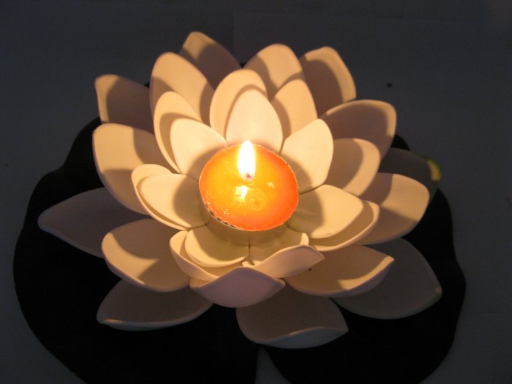 25 White Floating Lotus Flower with Candle Wedding Decoration - Click Image to Close