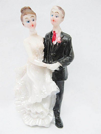 10X Embrace Bride & Groom Wedding Cake Decoration - Click Image to Close