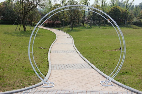 1X Heavy Duty Large Circular Wedding Garden Arch 240x230cm - Click Image to Close