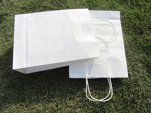 50 White Kraft Paper Bags with Carrying Strap 33x25x9cm - Click Image to Close