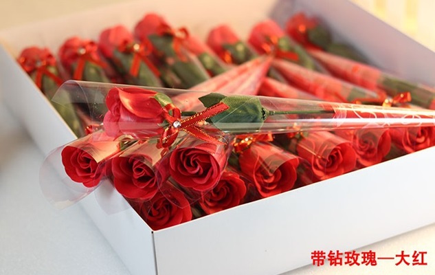 38Pcs Red Bath Artificial Rose Soap Flower Mother's Day Valentin - Click Image to Close